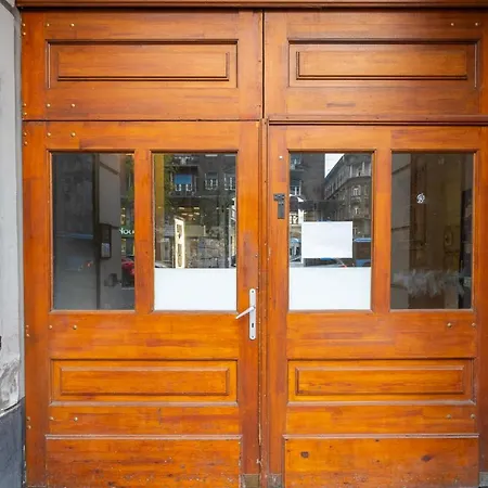 Liszt Ferenc Historic Luxurious Flat Next To Synagogue Apartmán