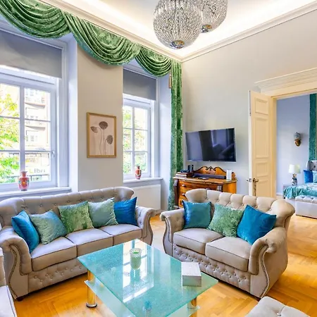 Liszt Ferenc Old Luxurious Flat Next To Synagogue