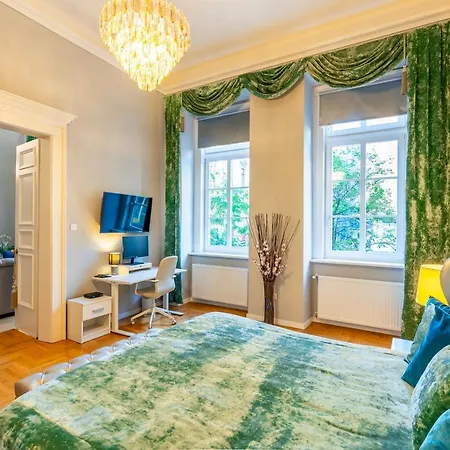 Liszt Ferenc Old Luxurious Flat Next To Synagogue