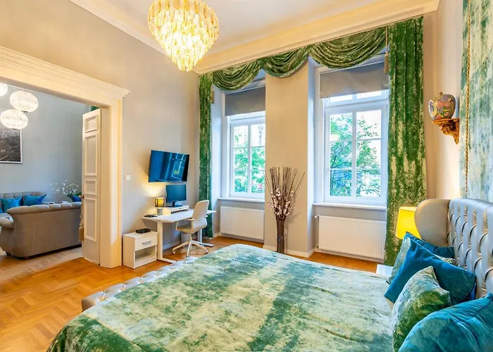 Liszt Ferenc Historic Luxurious Flat Next To Synagogue