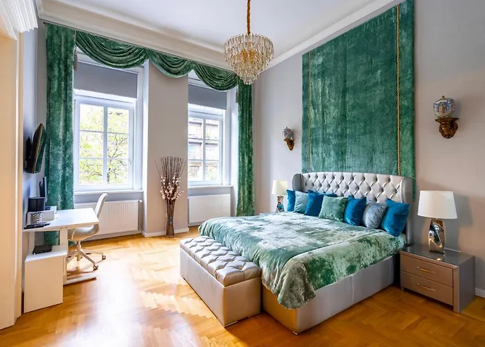 Liszt Ferenc Historic Luxurious Flat Next To Synagogue * Budapest